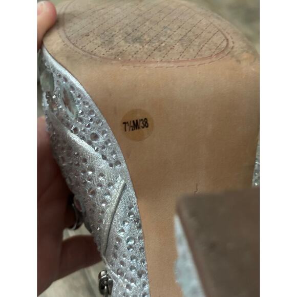 Jessica Simpson Silver Dollyi Crystal Embellished Platform Ankle Bootie Size 7.5 - Picture 7 of 7